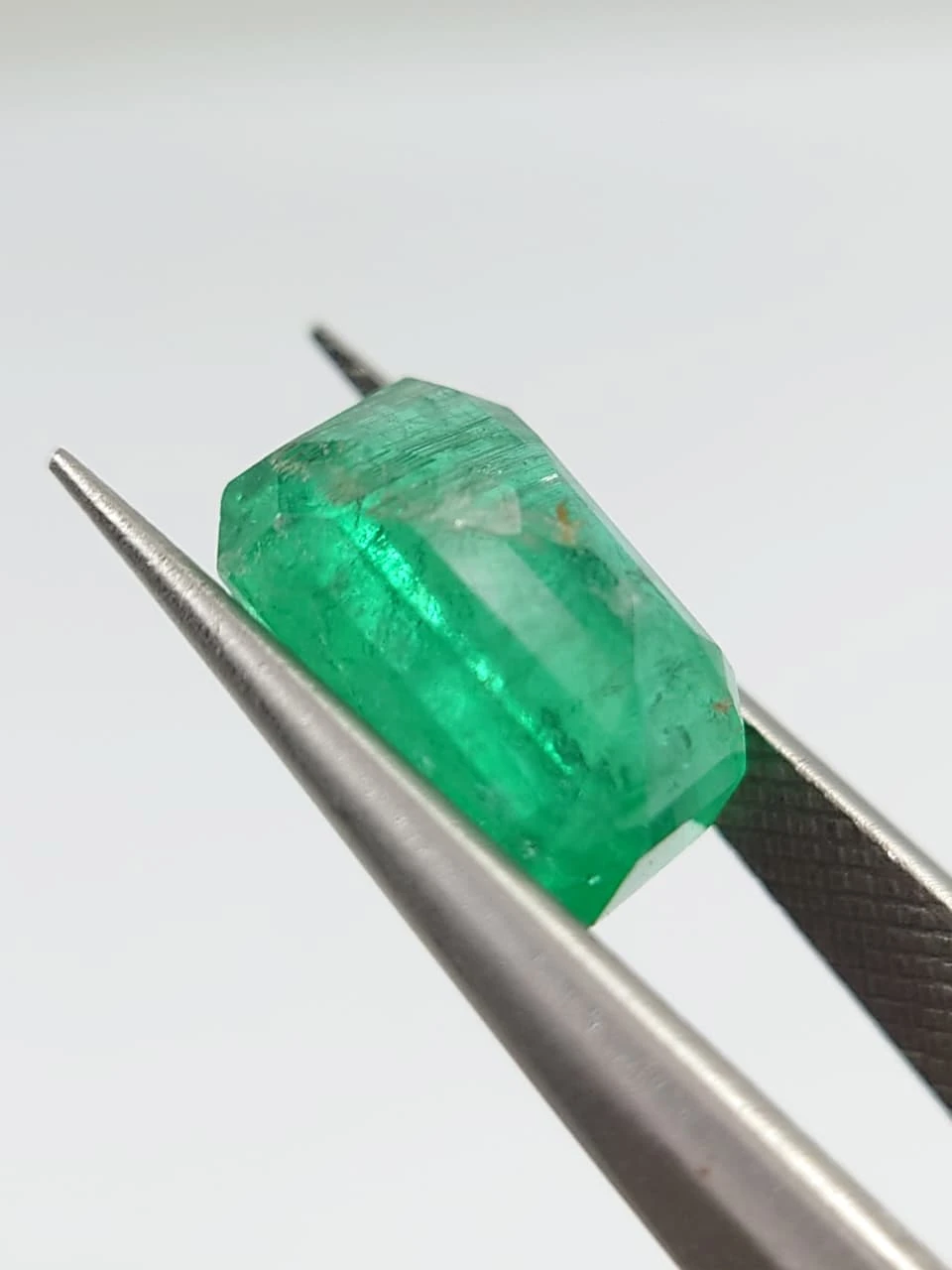 2.67ct Naturald Saturated Panjshir Emerald from Afghanistan — view 1